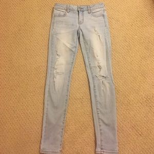American Eagle Ripped Light Wash Jeggings
