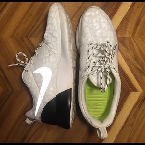 Nike Roshe Run - Premium Size 8