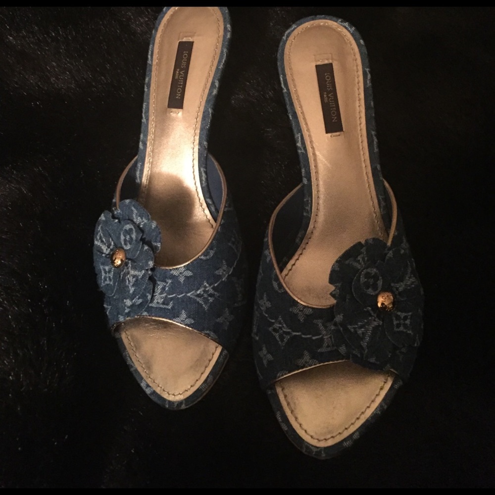 Make An OFFER! Louis Vuitton Freesia Sandals