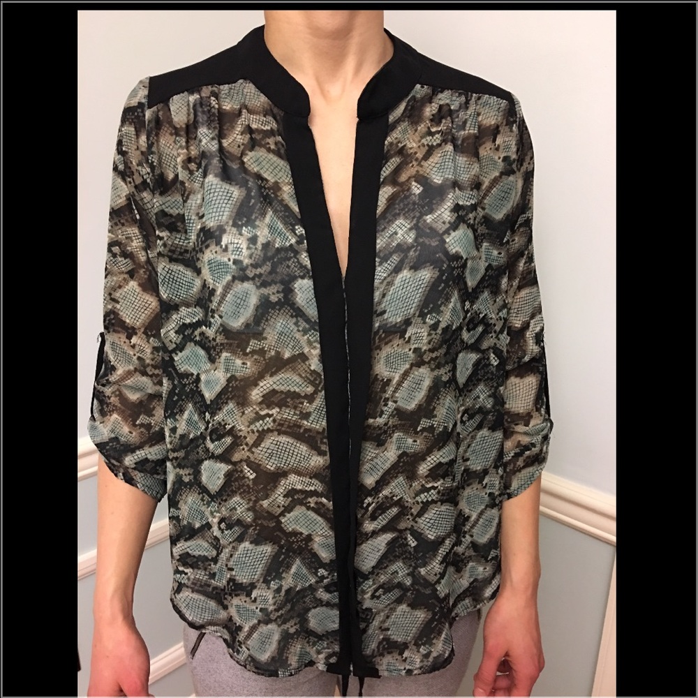 Lust N Must green/brown/black blouse