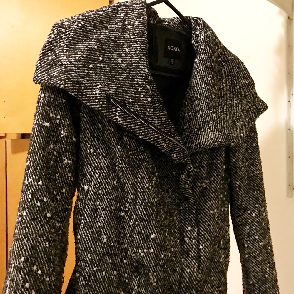 XOXO Black & White Knit Chic Cropped Jacket