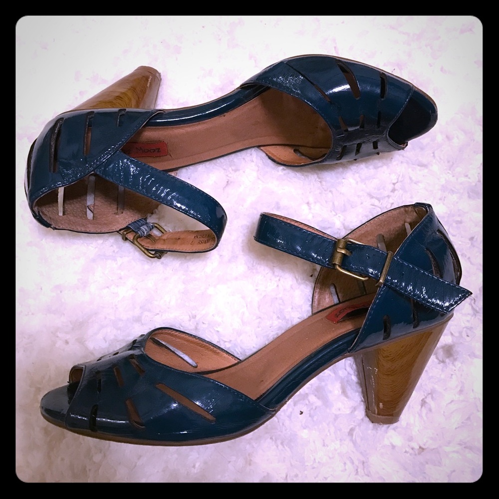 Jade Green Patent Leather Shoe w/ Wooden Heel