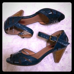 Jade Green Patent Leather Shoe w/ Wooden Heel