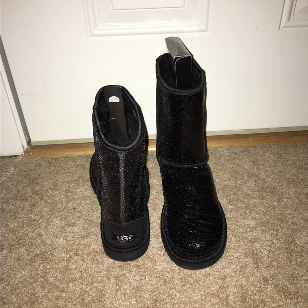 Sequins black size 8 uggs