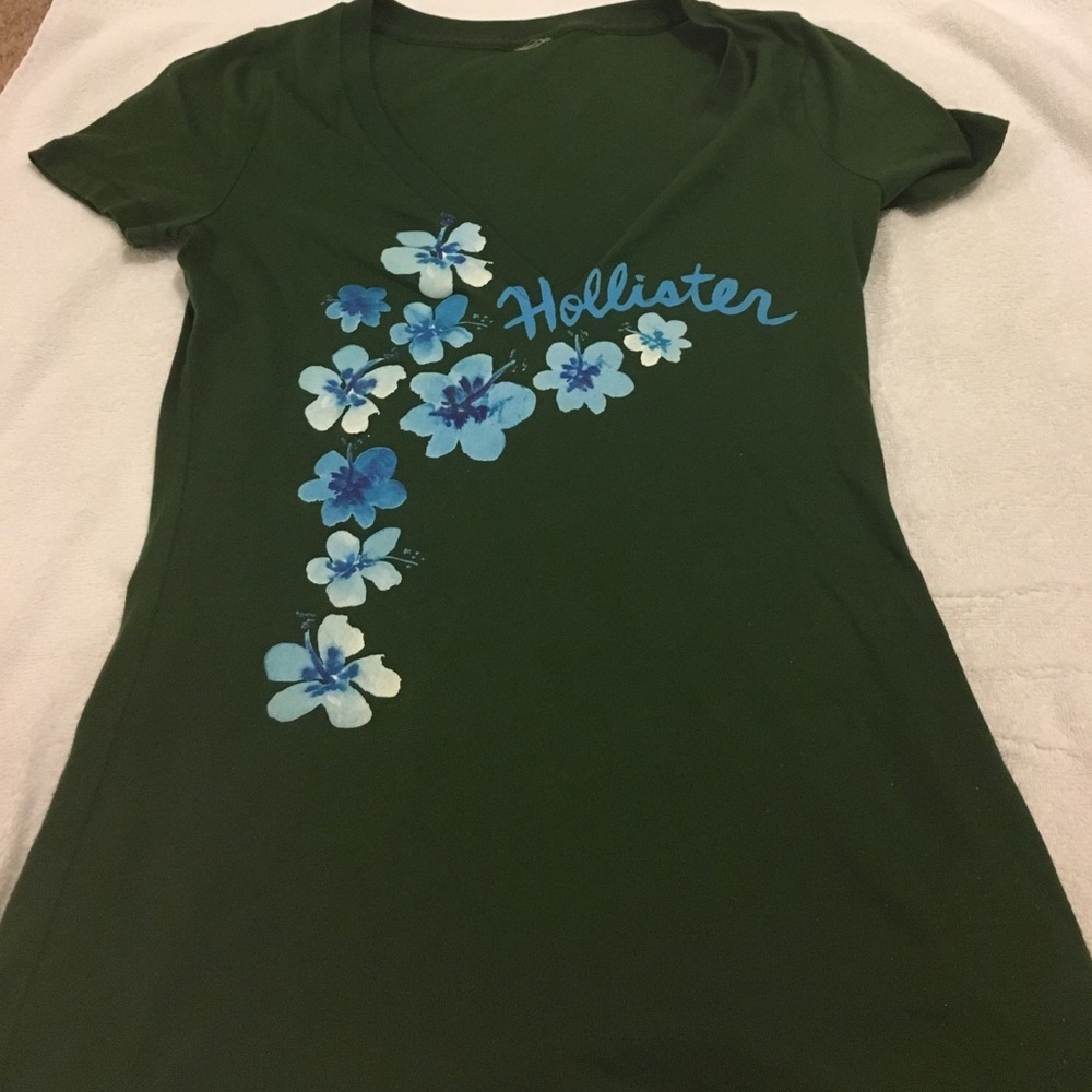 Green Hollister t-shirt