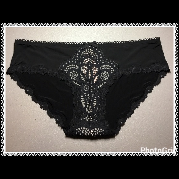 ❤Victoria's Secret Crochet Lace Hiphugger Panty ❤ - Picture 2 of 4