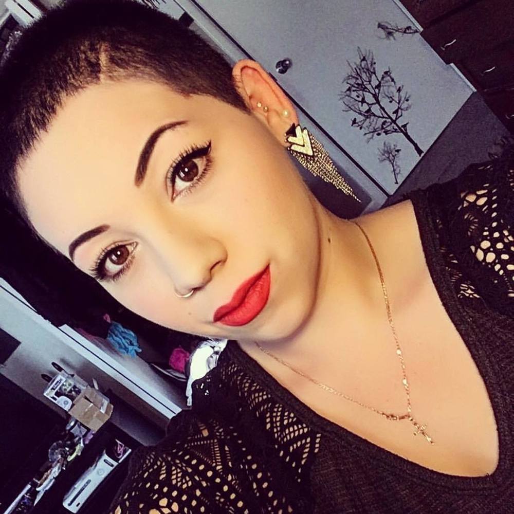 Meet your Posher, Alexaraye