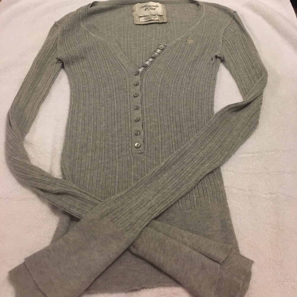 Size LARGE Abercrombie and Fitch