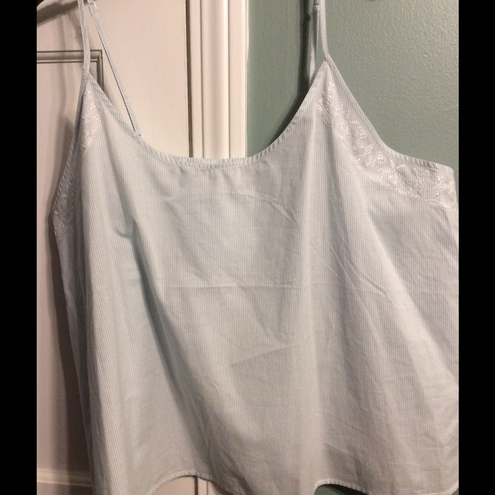 Old Navy Embroidered Tank. Xxl