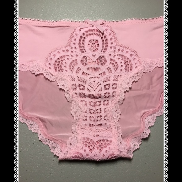 ❤Victoria's Secret Crochet Lace Hiphugger Panty ❤ - Picture 2 of 3