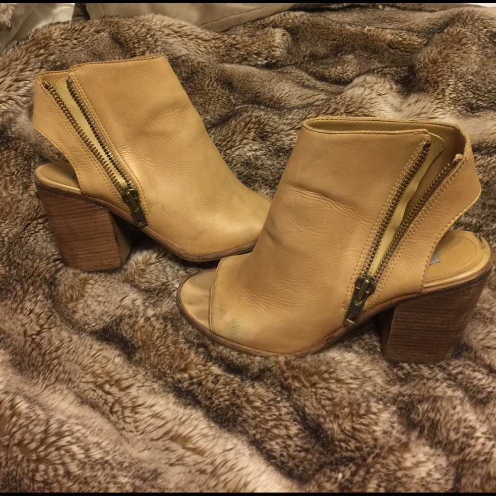 STEVE MADDEN BOOTIES