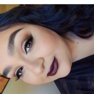 Meet your Posher, Yesenia