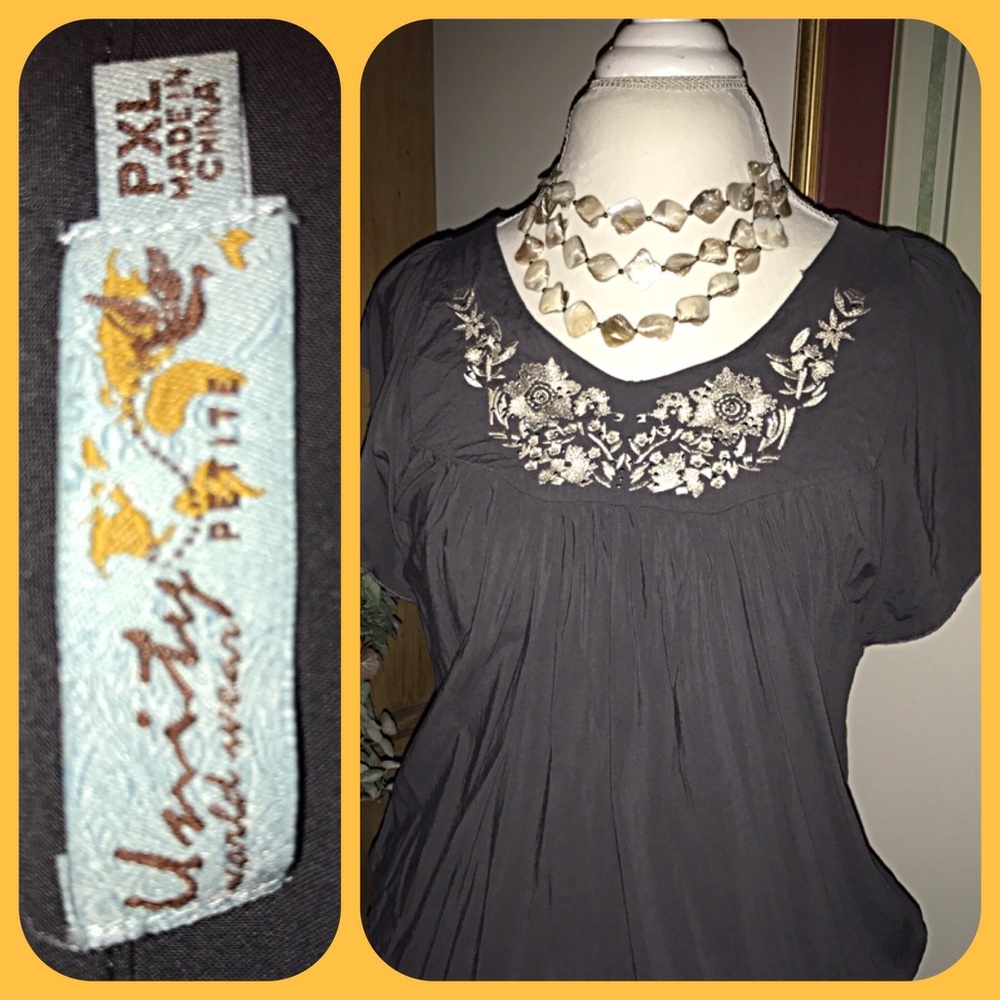 Unity World Wear 🌻 blouse w/capped sleeves