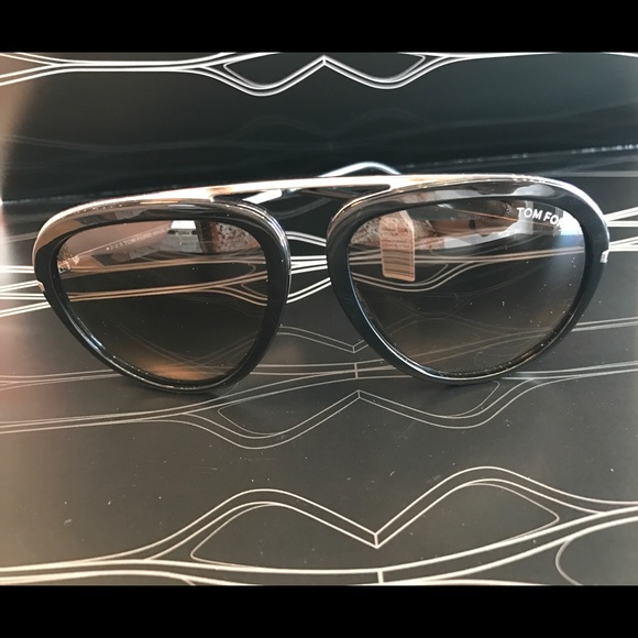 Sunglasses - Picture 2 of 3