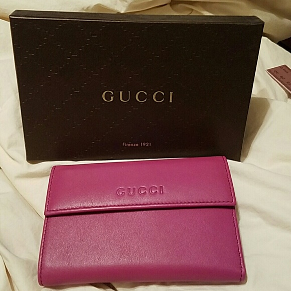 Gucci Handbags - Gucci Leather Wallet NWT