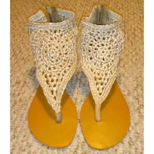 Knitted Zip-Up Sandals