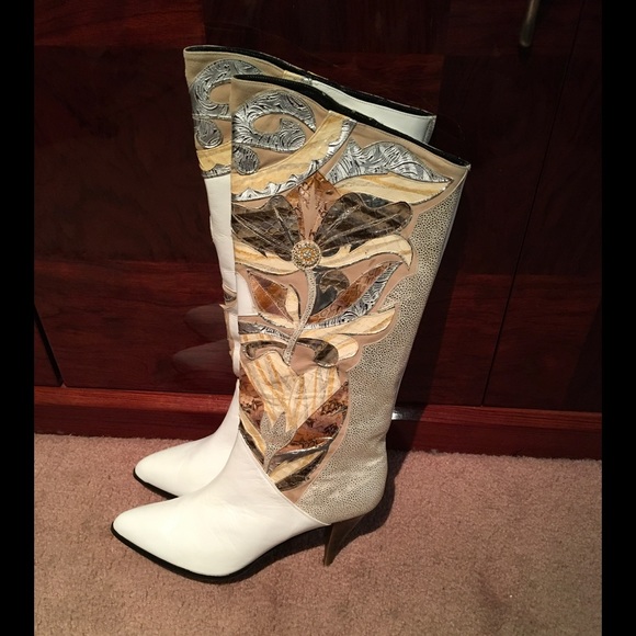 Boots - Picture 1 of 5