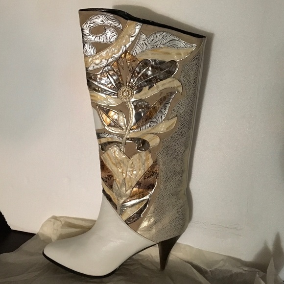 Boots - Picture 5 of 5