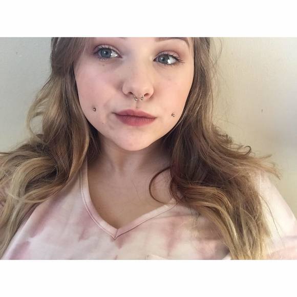 Meet your Posher, Bailee - Picture 1 of 1