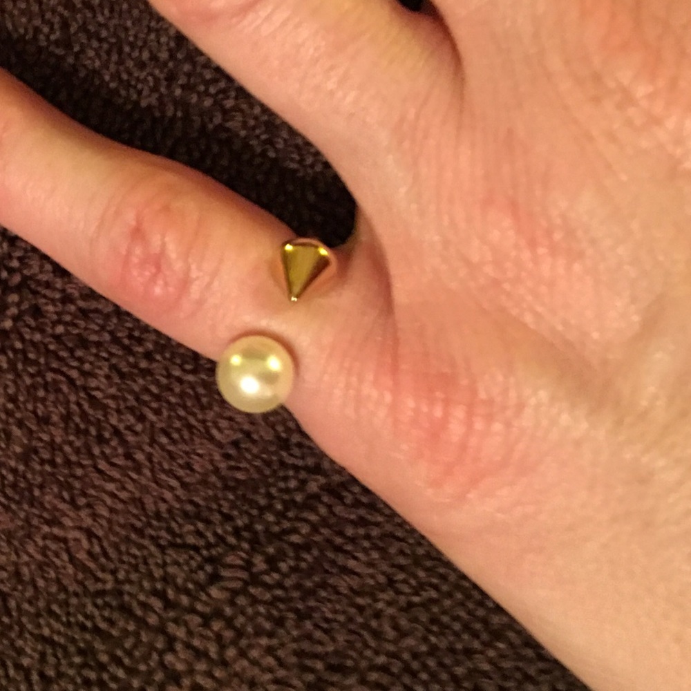 Pearl and gold stud ring