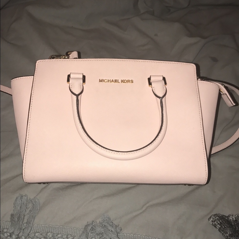 Light pink Michael kors purse
