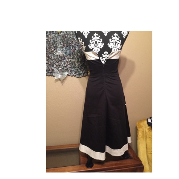 Dress - Picture 3 of 4