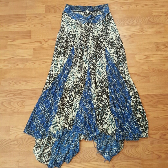Free People Dresses & Skirts - Free People size M, high low hippee skirt