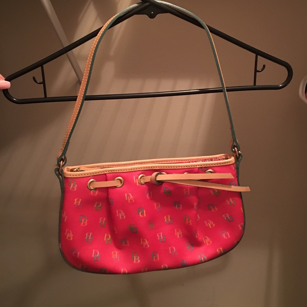 Small Dooney & Bourke purse