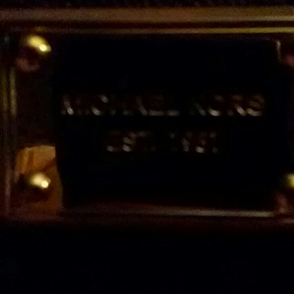 Meet your Posher, Jena - Picture 1 of 1