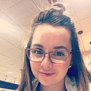 Meet your Posher, Hailey