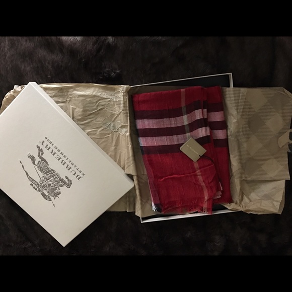 burberry parade red scarf