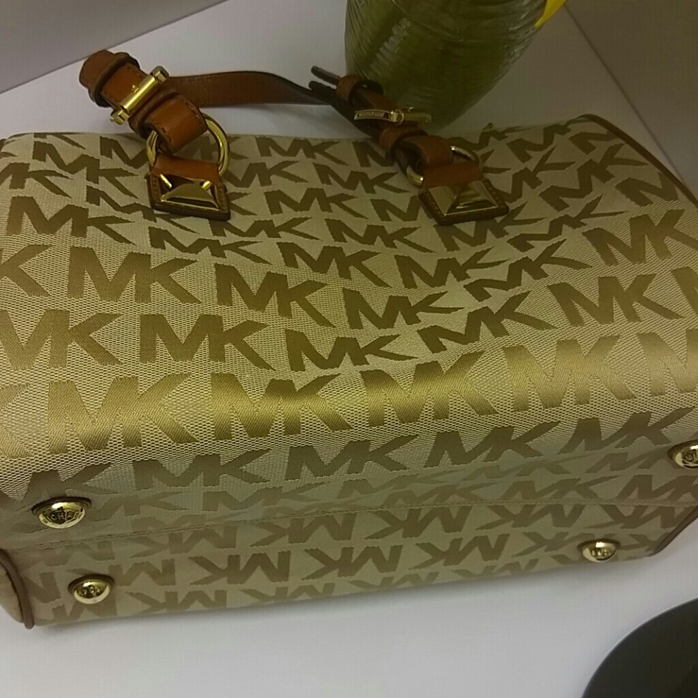 ⚡SOLD ON EBAY⚡Authentic Michael Kors Purse - Picture 7 of 7