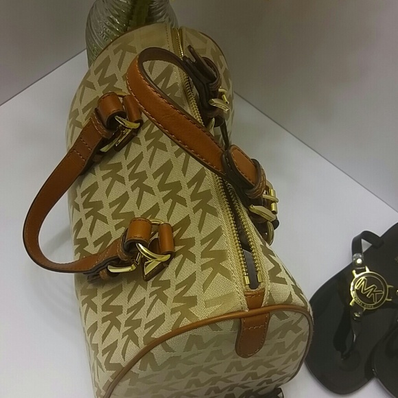 ⚡SOLD ON EBAY⚡Authentic Michael Kors Purse - Picture 3 of 7