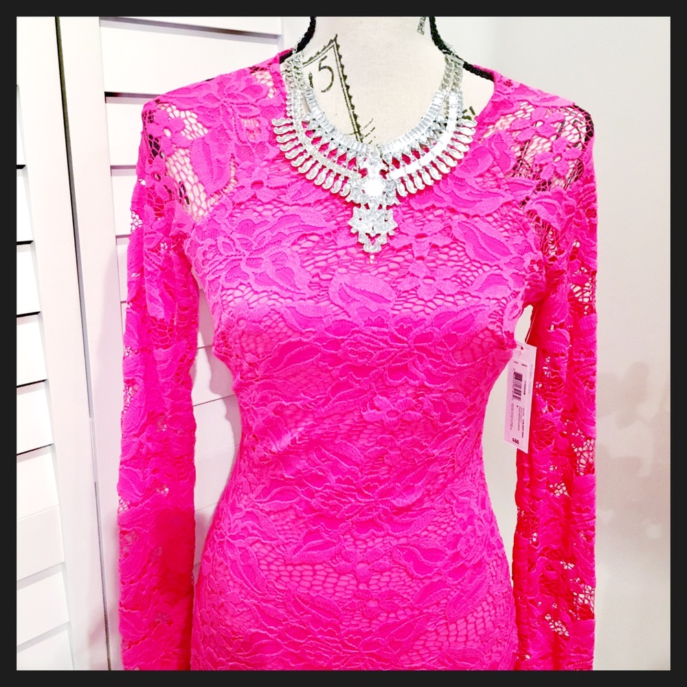β¨Host Pickβ¨Hot Pink Lace Long Sleeve Dress πΊ - Picture 5 of 7