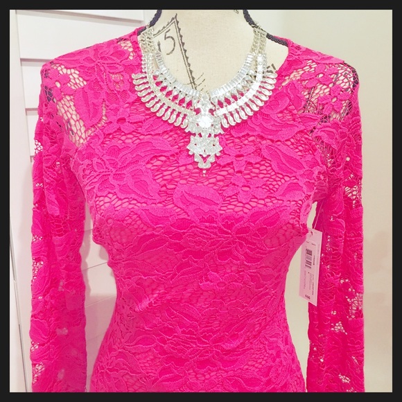 β¨Host Pickβ¨Hot Pink Lace Long Sleeve Dress πΊ - Picture 6 of 7