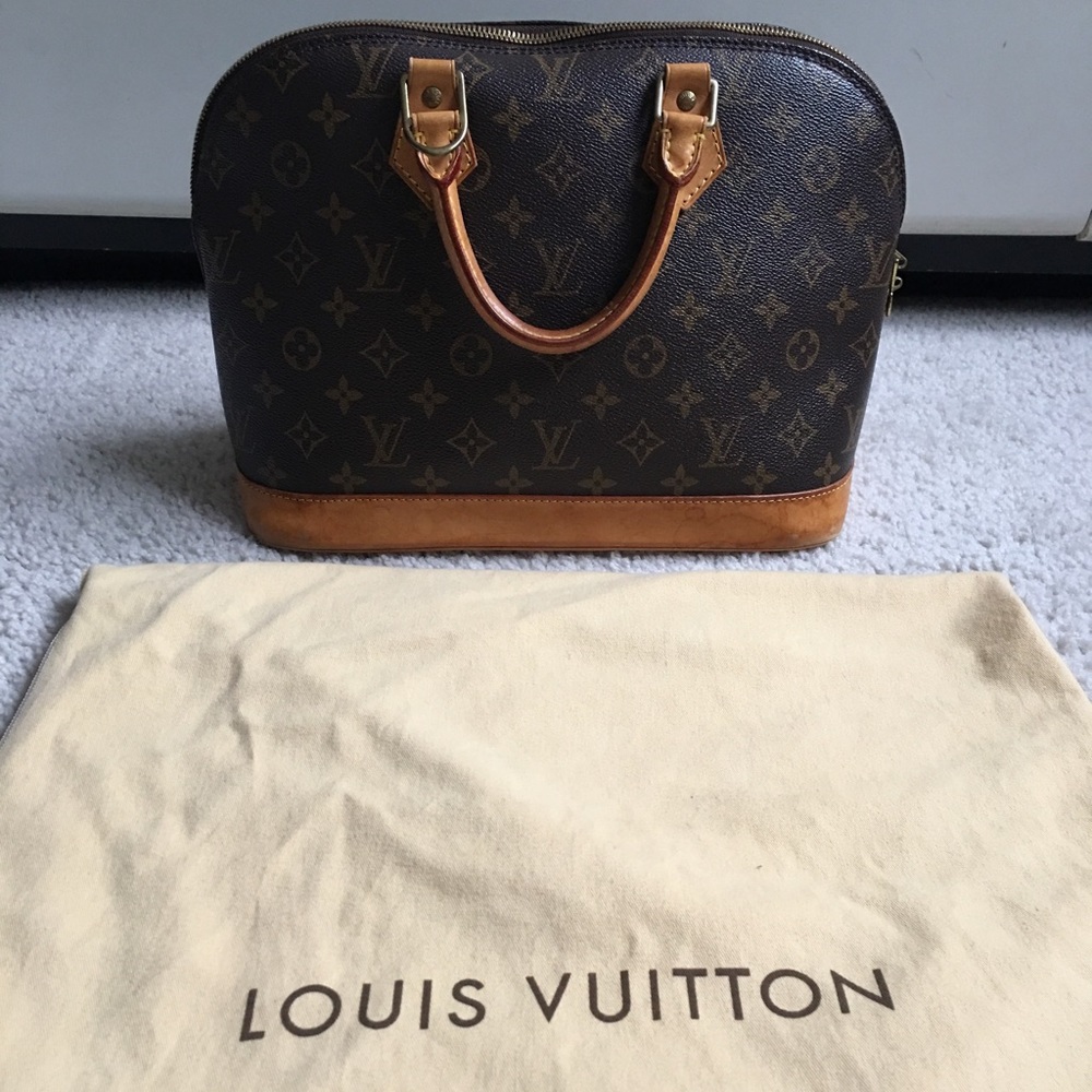 Authentic Louis Vuitton Alma Monogram PM