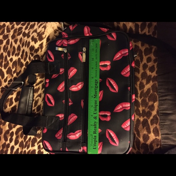 Purse - Picture 3 of 5