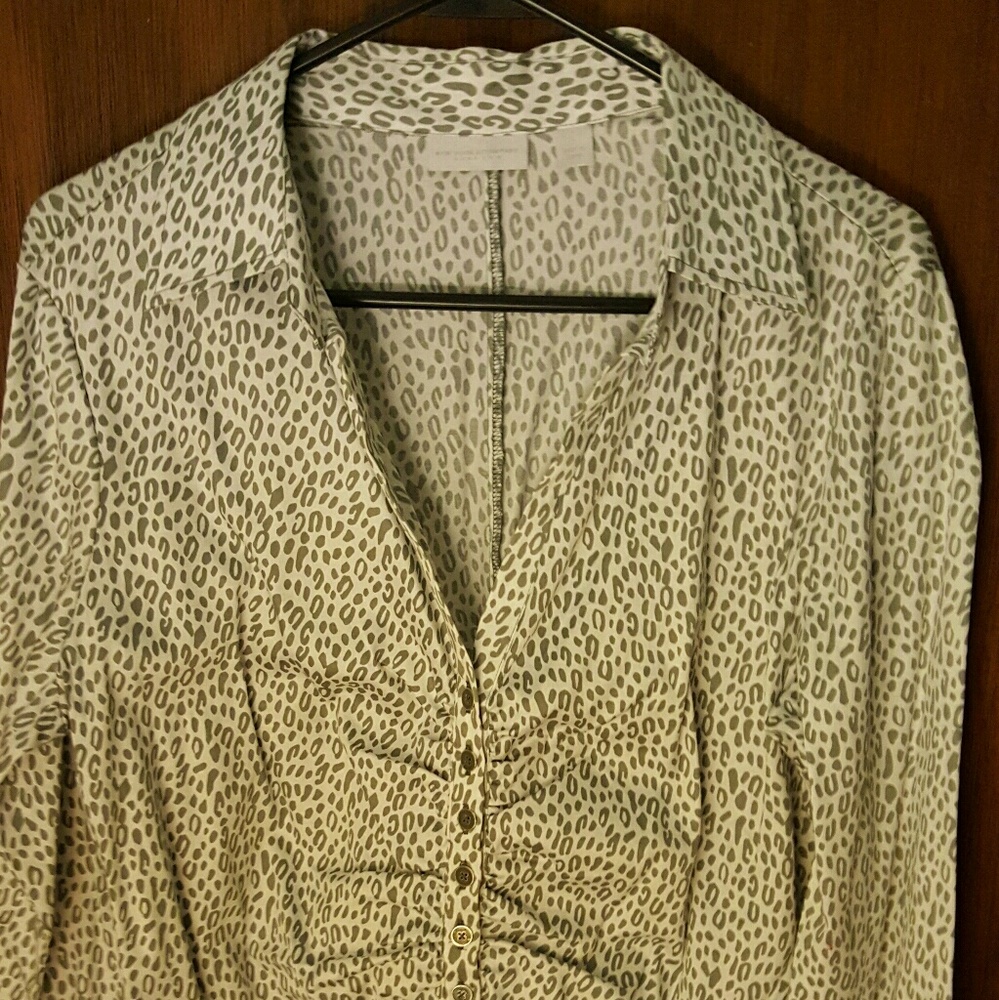 💚 L/S Leopard print button down 💚