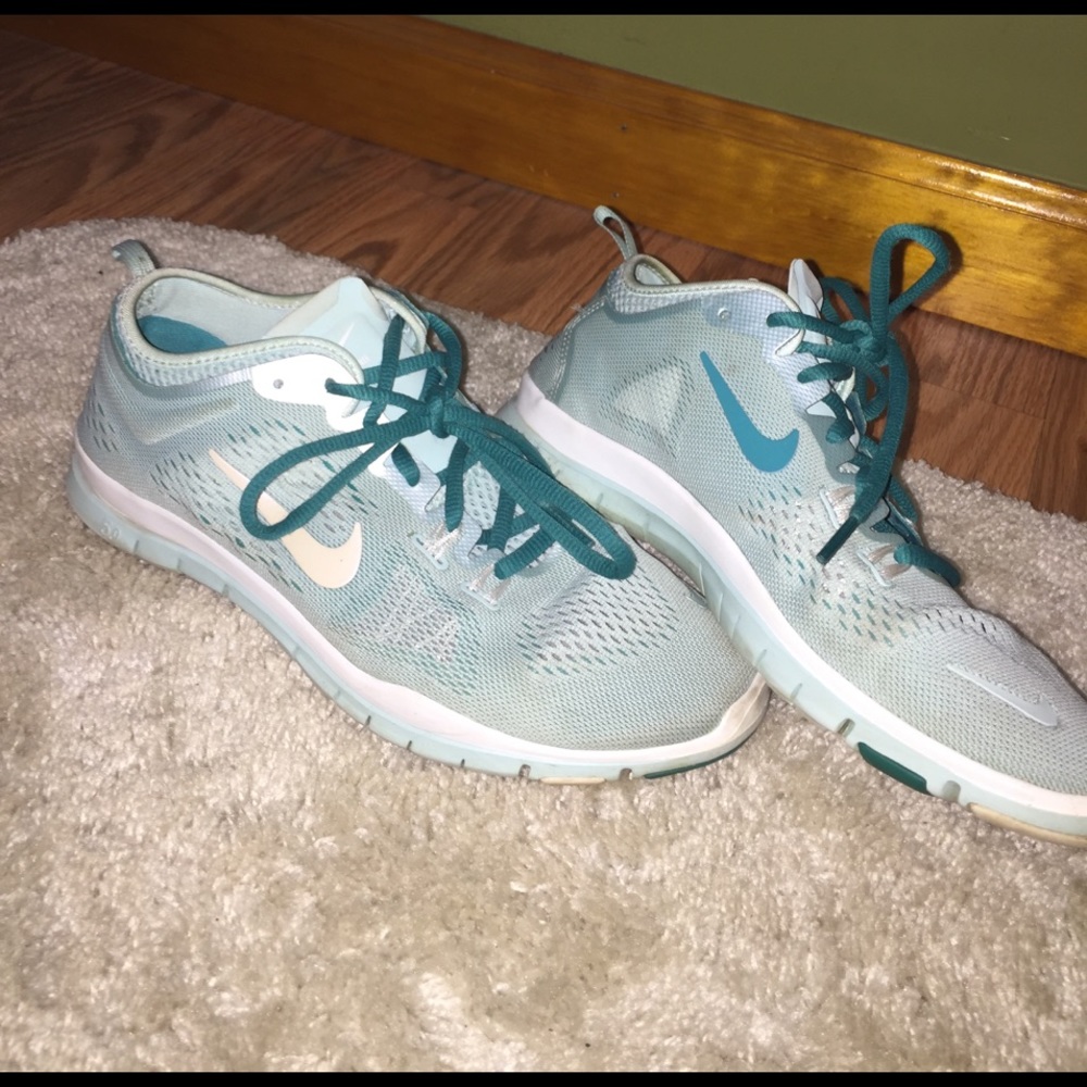NIKE TIFFANY BLUE TEAL 5.0 TR FIT SNEAKERS