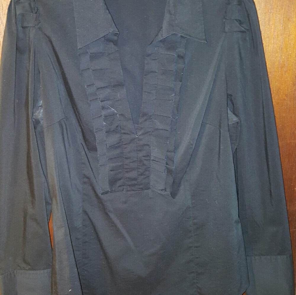 ❤️ Black ruffled placket shirt ❤️