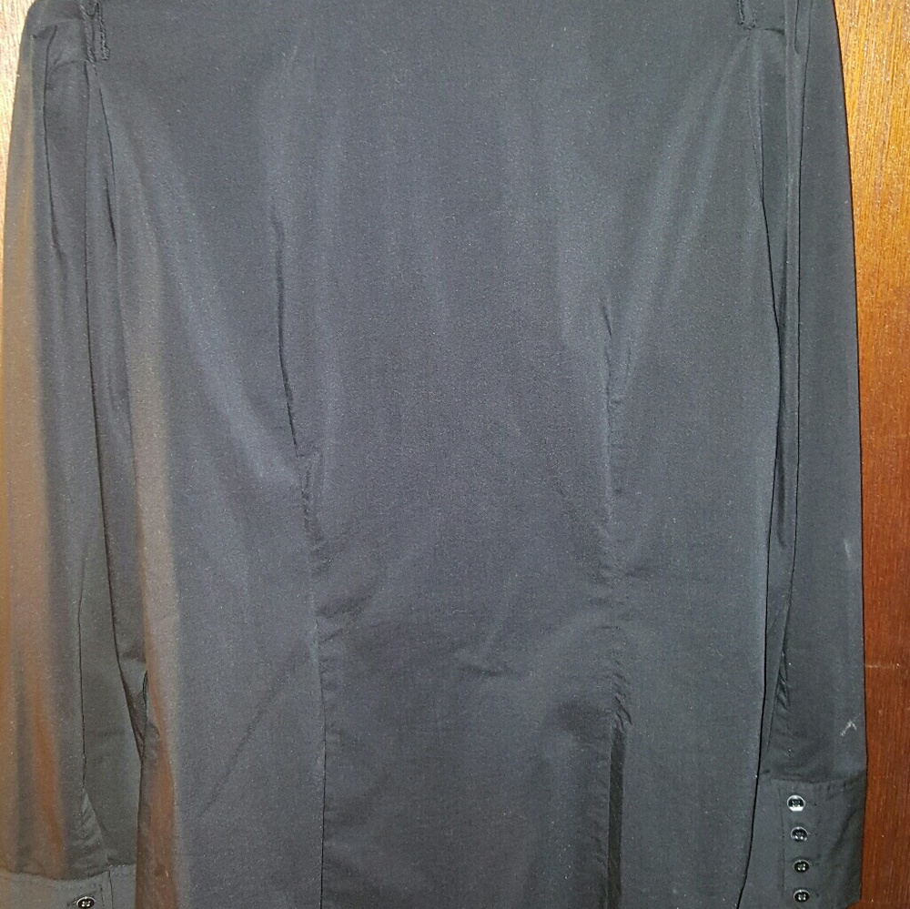 ❤️ Black ruffled placket shirt ❤️ - Picture 2 of 3