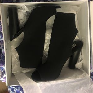 Steve Madden Young Black Peep Toe Boot