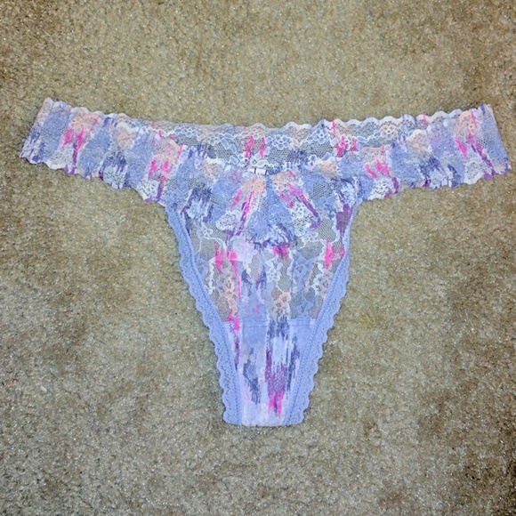 Victoria's Secret Floral Lace Thong - Picture 1 of 3