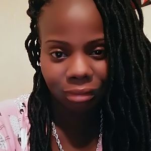 Meet your Posher, Roxanne