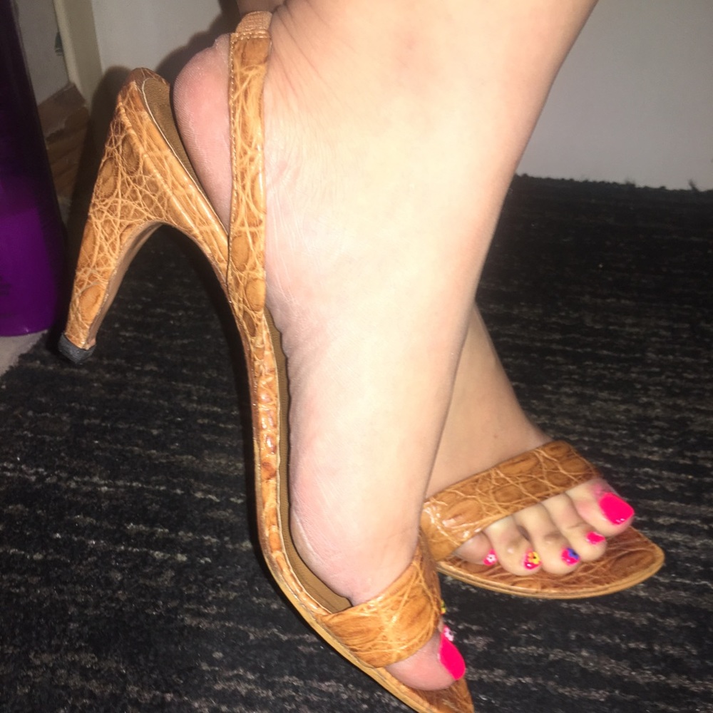 Authentic Sling back Prada pumps