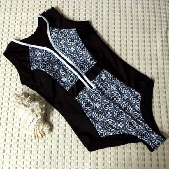 One piece padded bathing suit - Picture 3 of 4