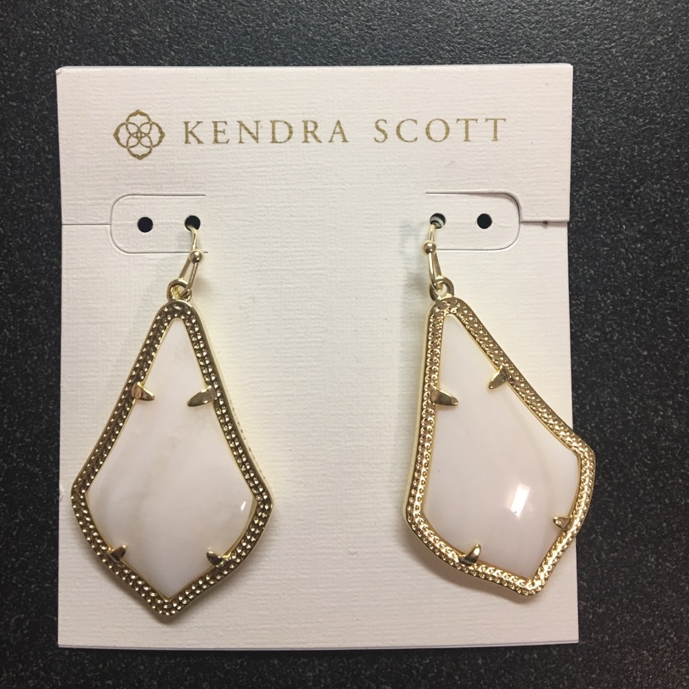 Kendra Scott earrings never worn