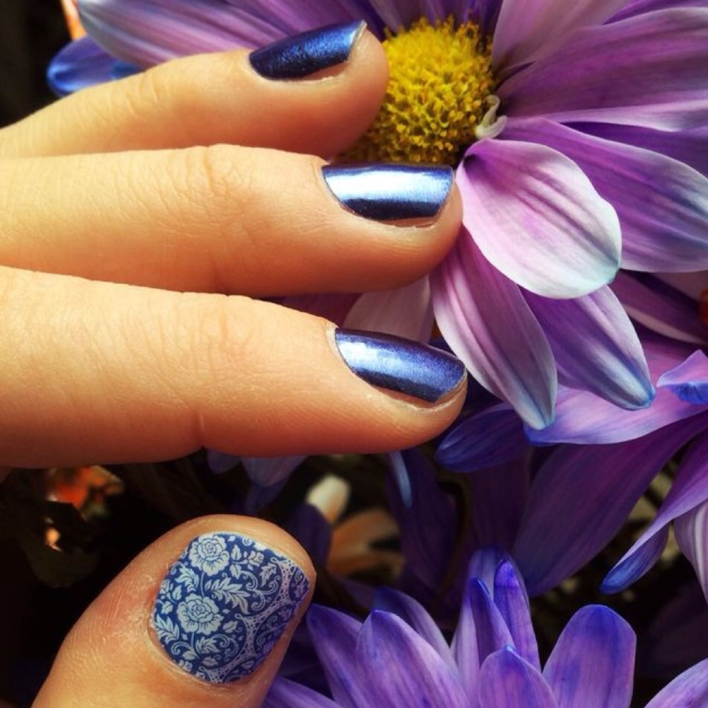 Jamberry Nail Wraps - Berry Blue Glimmer