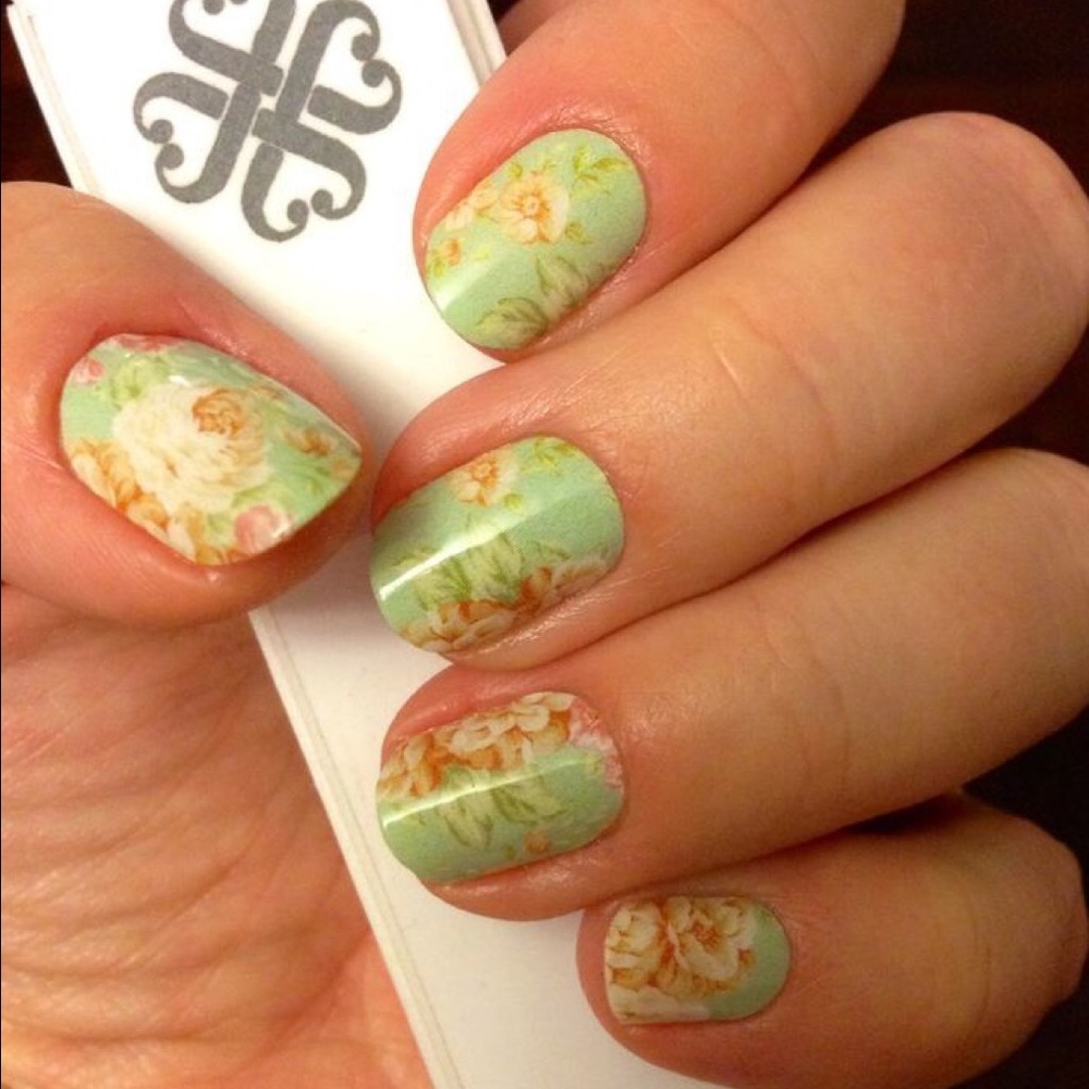 Jamberry Nail Wraps - Vintage Chic