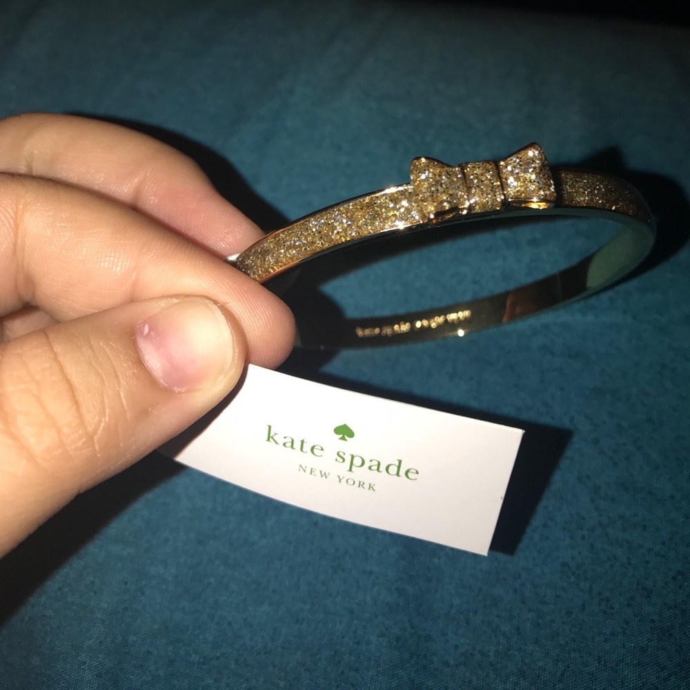 Kate spade "Take a bow" bangle♠️